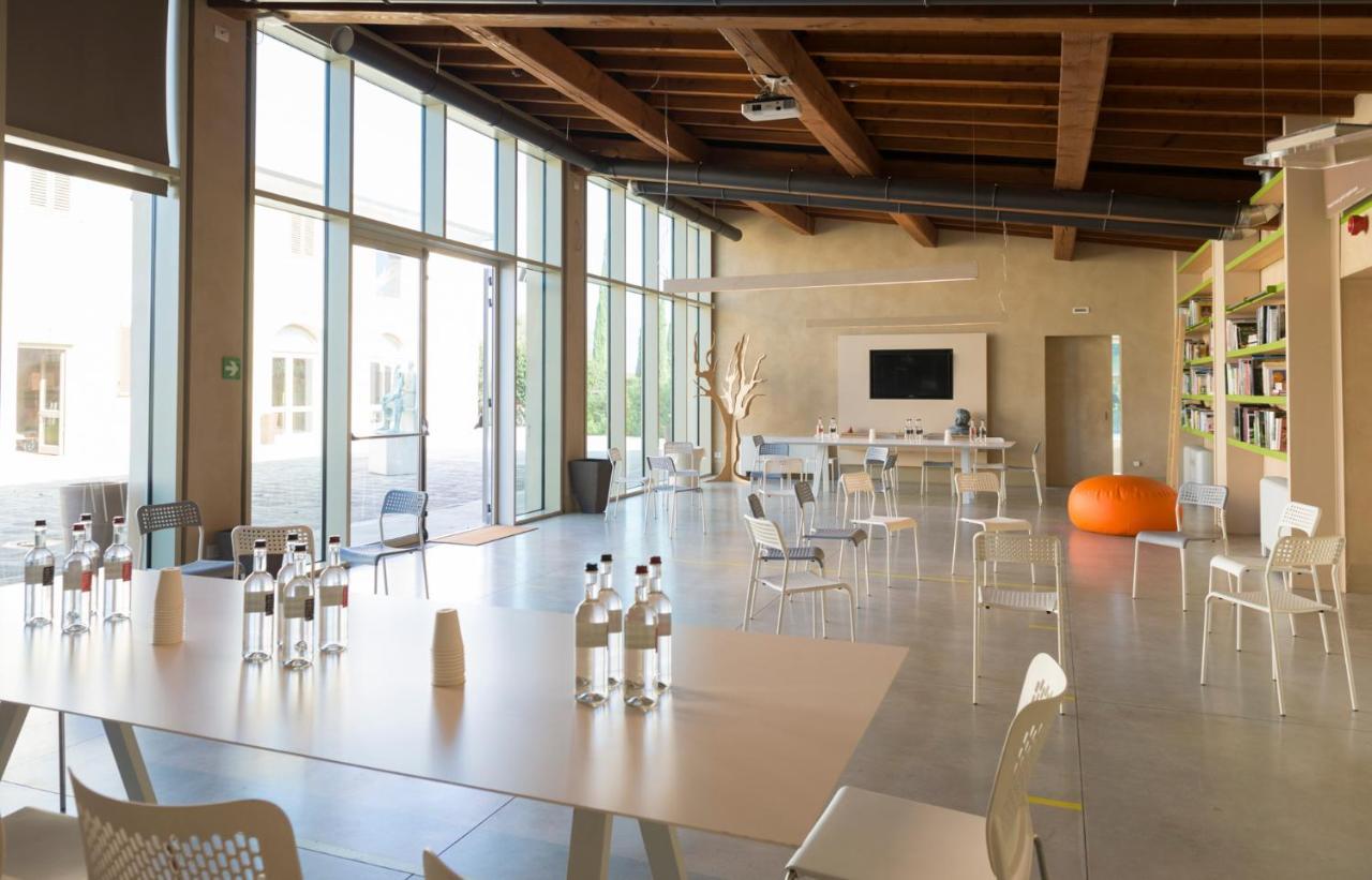 Pistoia Nursery Campus - Agriturismo In Citta ภายนอก รูปภาพ